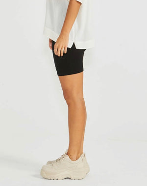Sass Storm Seamfree Shorts - Black