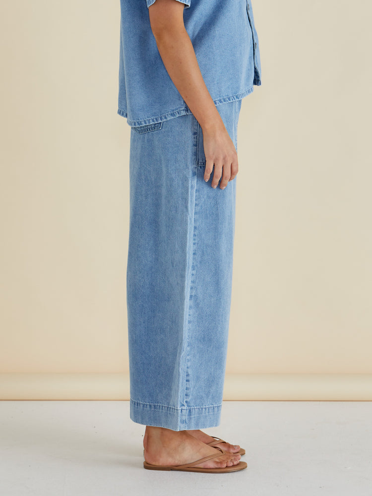 Betty Basics Saffra Relax Leg Jean - Medium Wash