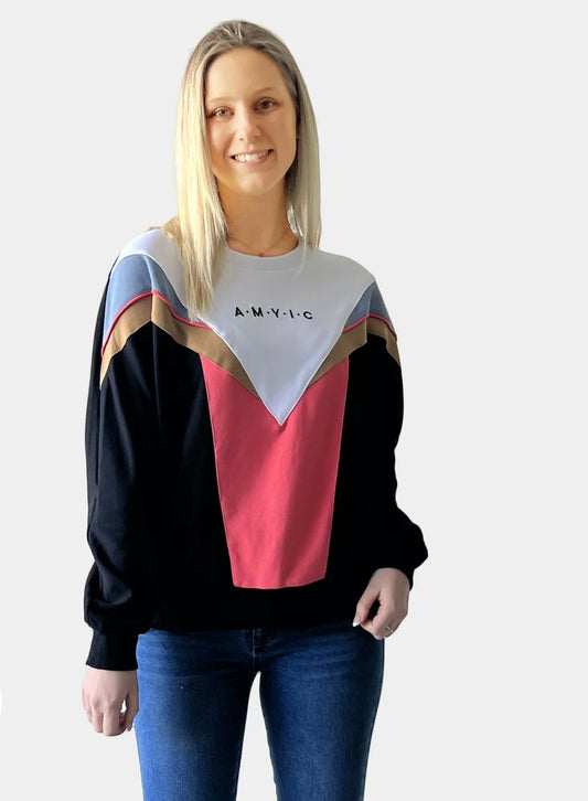 Amyic Classic Sweater with Side Pockets
