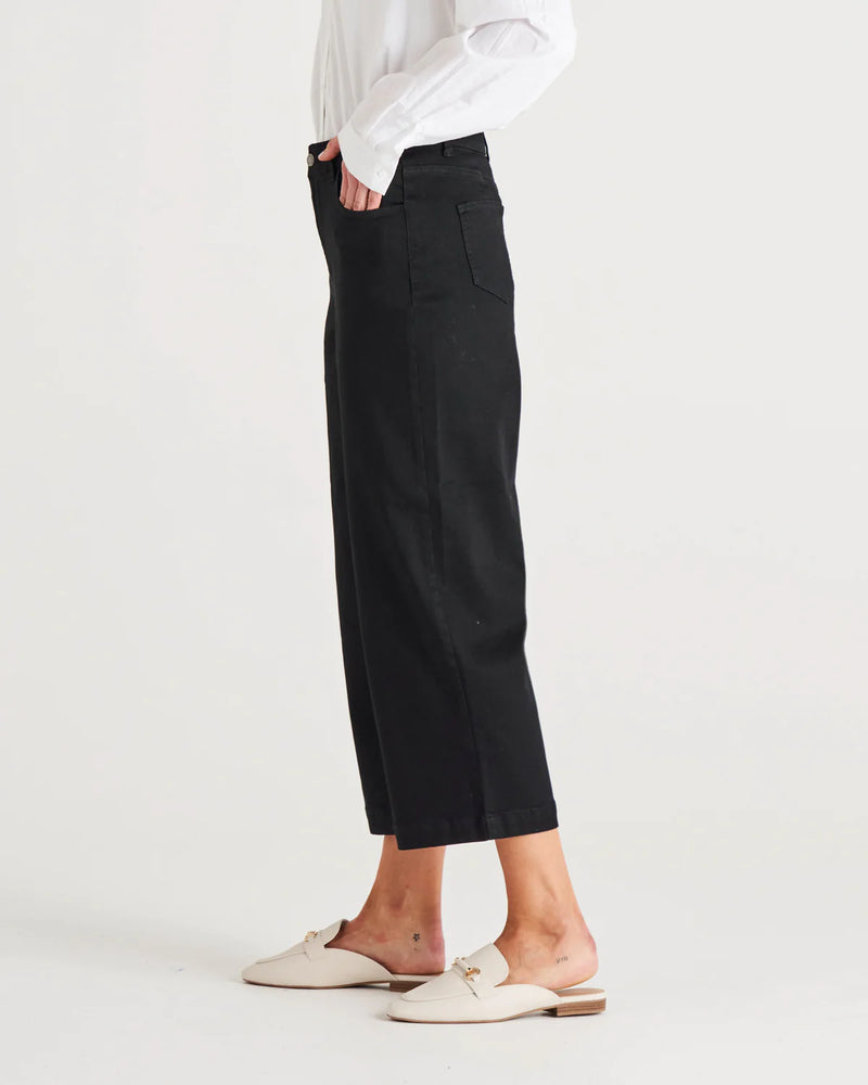 Betty Basics Tabitha Crop Jean - Black