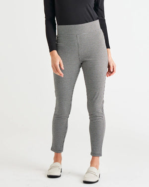 Betty Basics Gwen Ponte Legging - Black Houndstooth