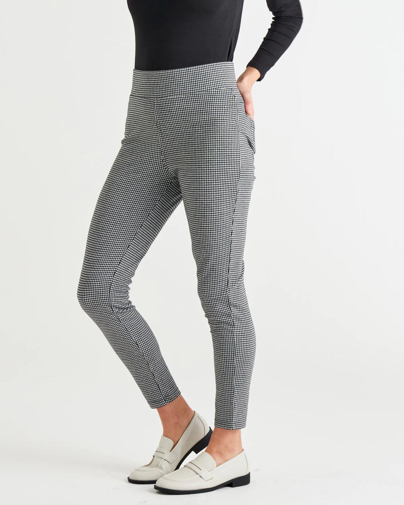 Betty Basics Gwen Ponte Legging - Black Houndstooth