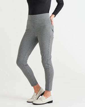 Betty Basics Gwen Ponte Legging - Black Houndstooth