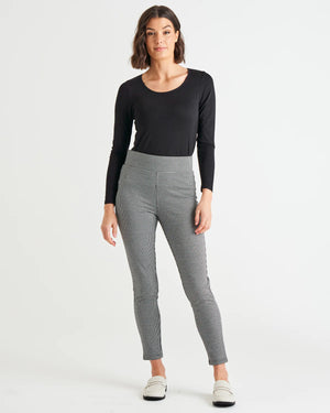 Betty Basics Gwen Ponte Legging - Black Houndstooth