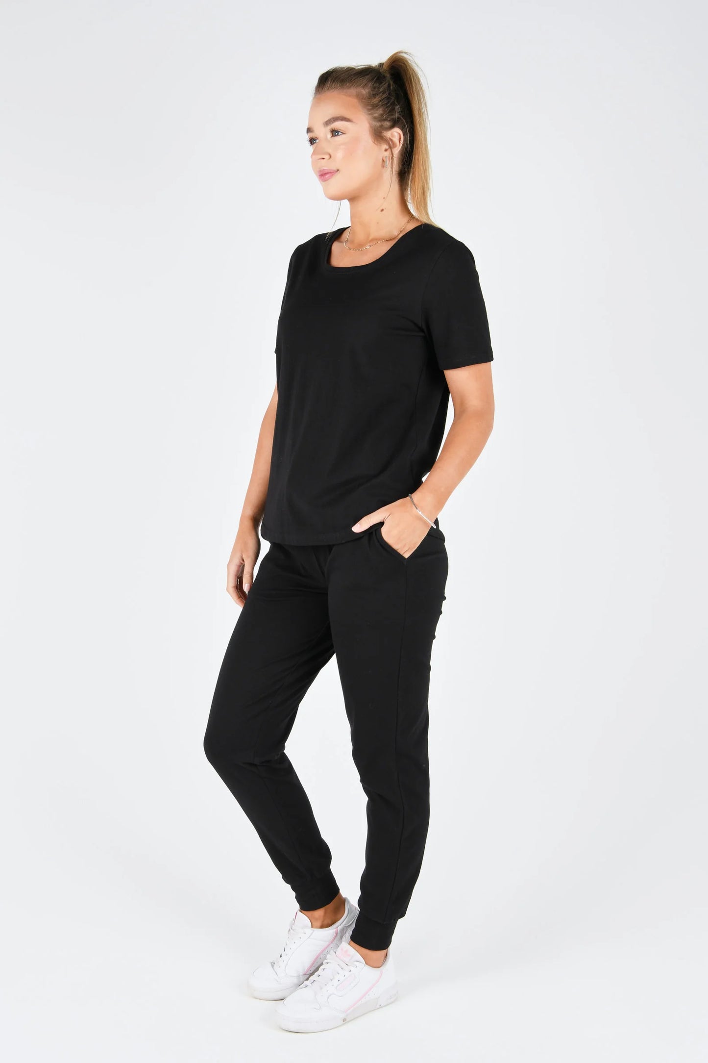 One Ten Willow Crew Tee - Black