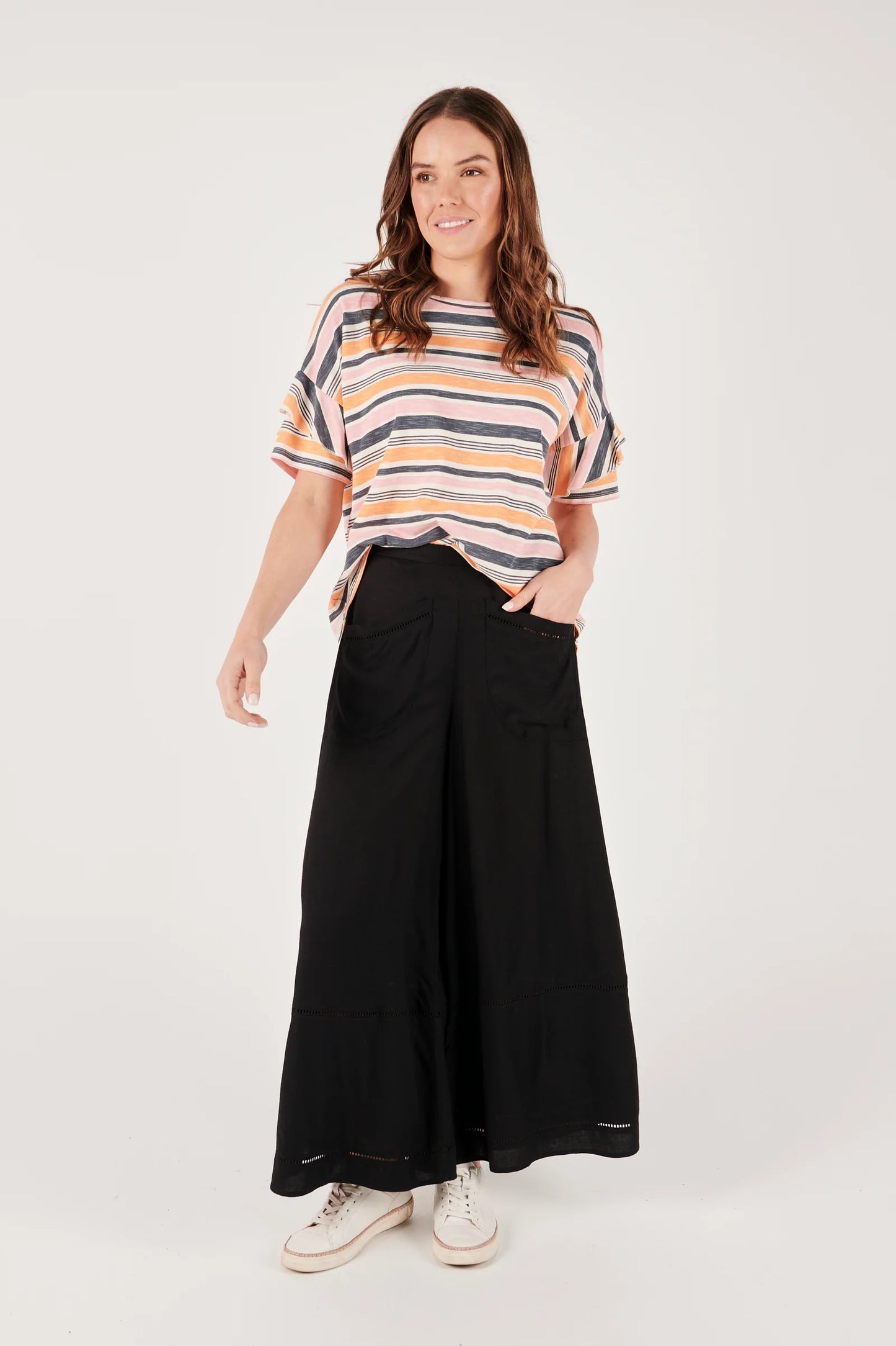 Ellis & Dewey Wide Leg Pocket Pant- Black